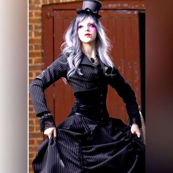 GOTHIC. GALLERY SERPENTINE. Bustles Skirt in Black. Victorian Fashion 18th - Picture 2 of 10
